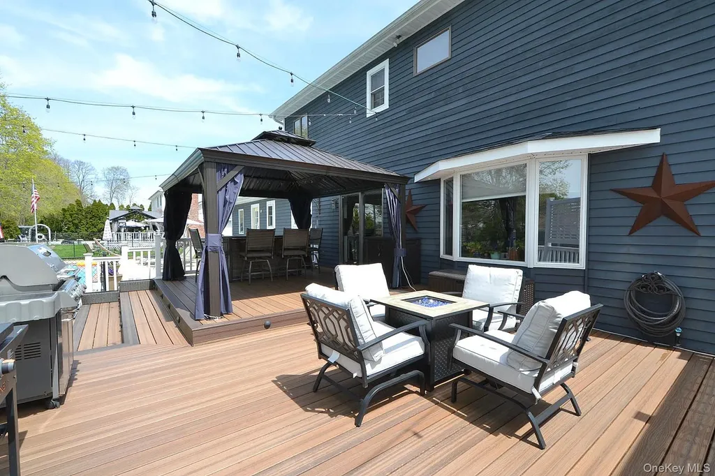 30 Myrtle Lane Patchogue NY 11772