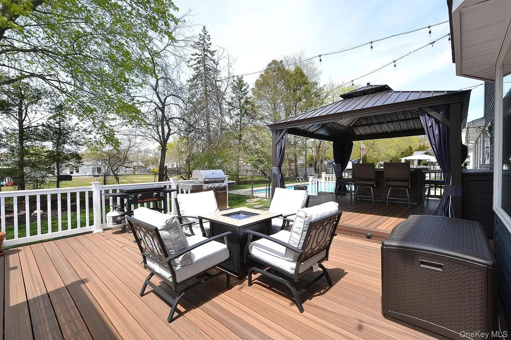 30 Myrtle Lane Patchogue NY 11772