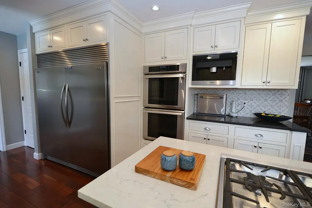 30 Myrtle Lane Patchogue NY 11772