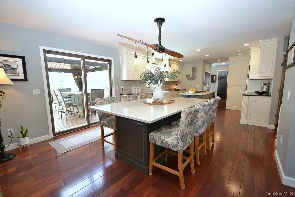 30 Myrtle Lane Patchogue NY 11772
