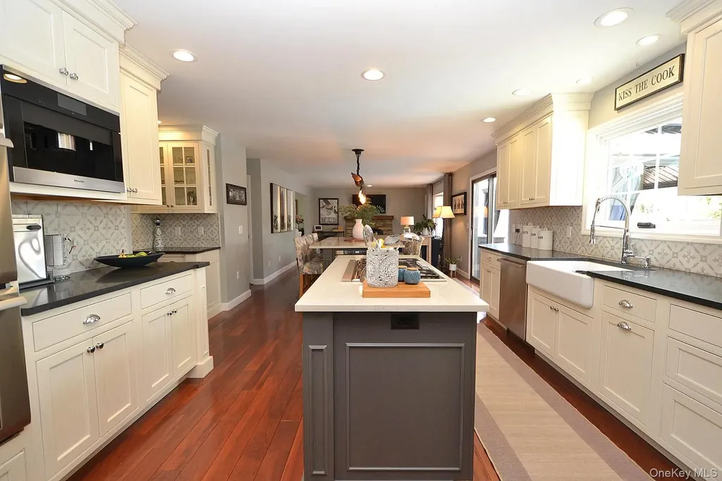 30 Myrtle Lane Patchogue NY 11772