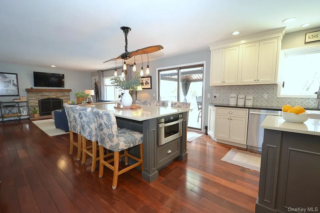 30 Myrtle Lane Patchogue NY 11772