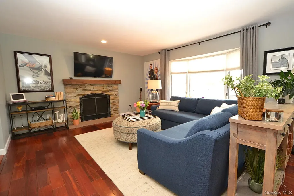 30 Myrtle Lane Patchogue NY 11772