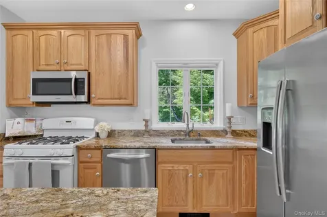 433 Barrett Hill Road Mahopac NY 10541
