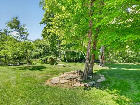 433 Barrett Hill Road Mahopac NY 10541