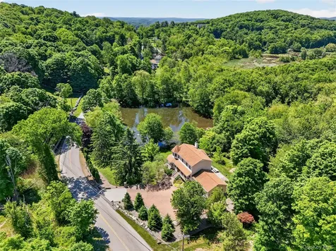 433 Barrett Hill Road Mahopac NY 10541