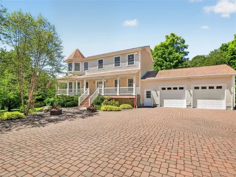433 Barrett Hill Road Mahopac NY 10541