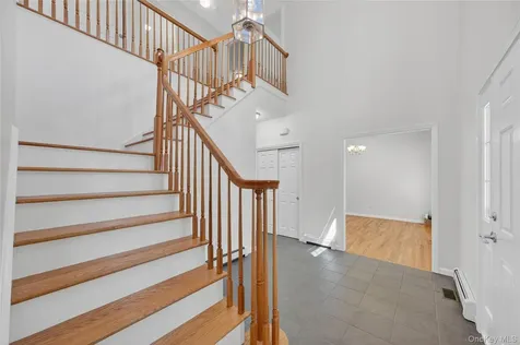 433 Barrett Hill Road Mahopac NY 10541