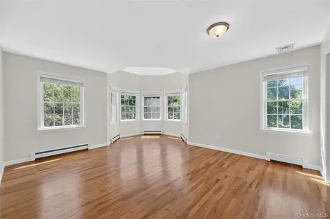 433 Barrett Hill Road Mahopac NY 10541