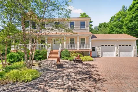 433 Barrett Hill Road Mahopac NY 10541