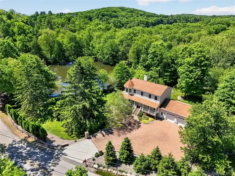 433 Barrett Hill Road Mahopac NY 10541