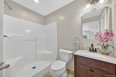 433 Barrett Hill Road Mahopac NY 10541