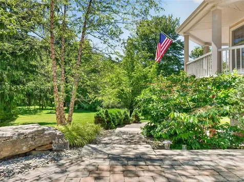 433 Barrett Hill Road Mahopac NY 10541