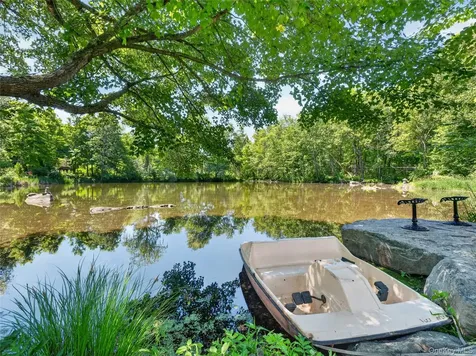 433 Barrett Hill Road Mahopac NY 10541