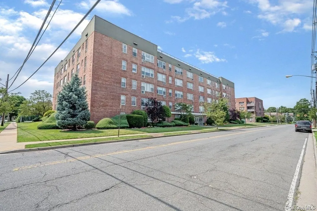 280 Guy Lombardo Avenue Freeport NY 11520