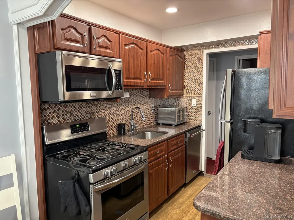 280 Guy Lombardo Avenue Freeport NY 11520