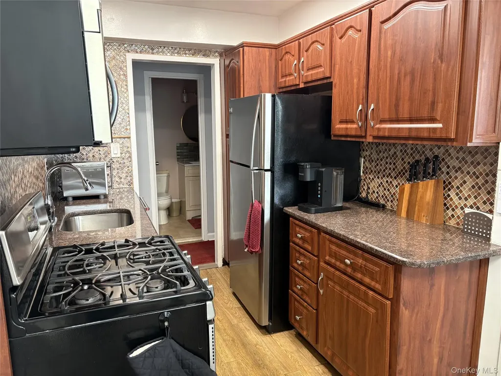 280 Guy Lombardo Avenue Freeport NY 11520