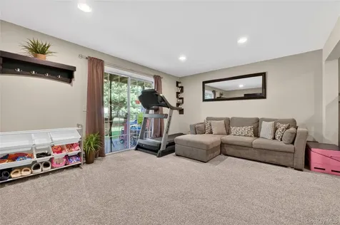 5703 Applewood Circle Carmel NY 10512