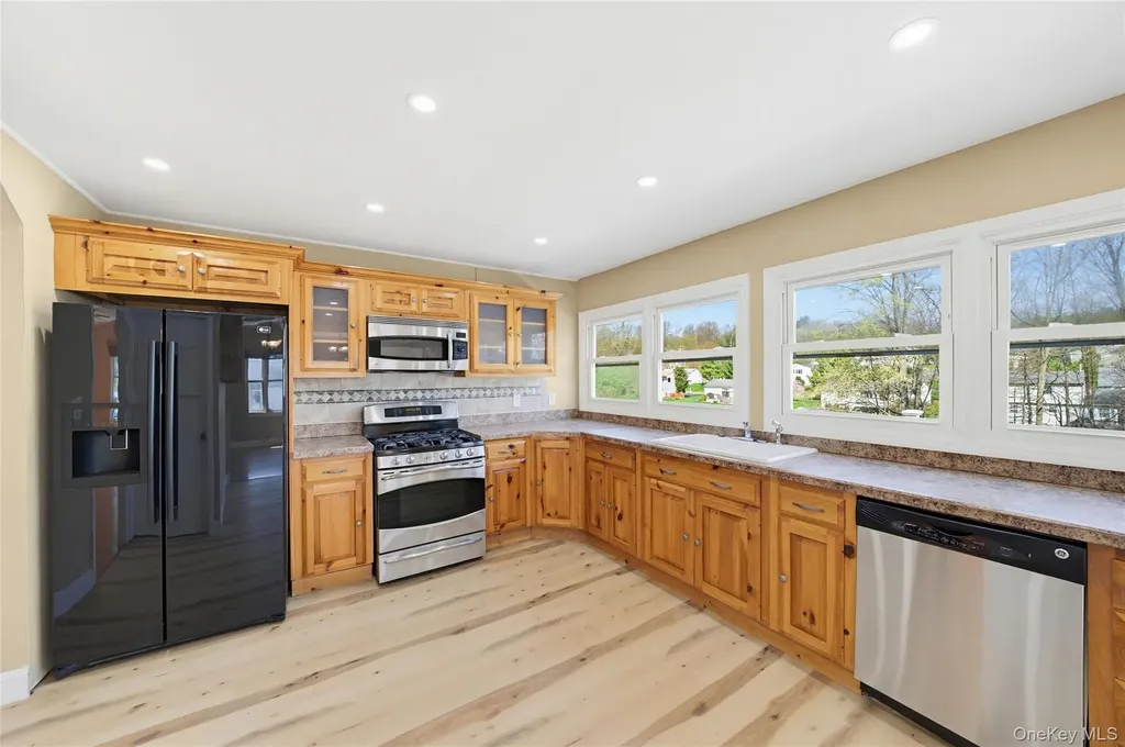 48 Quaker Hill Road Monroe NY 10950