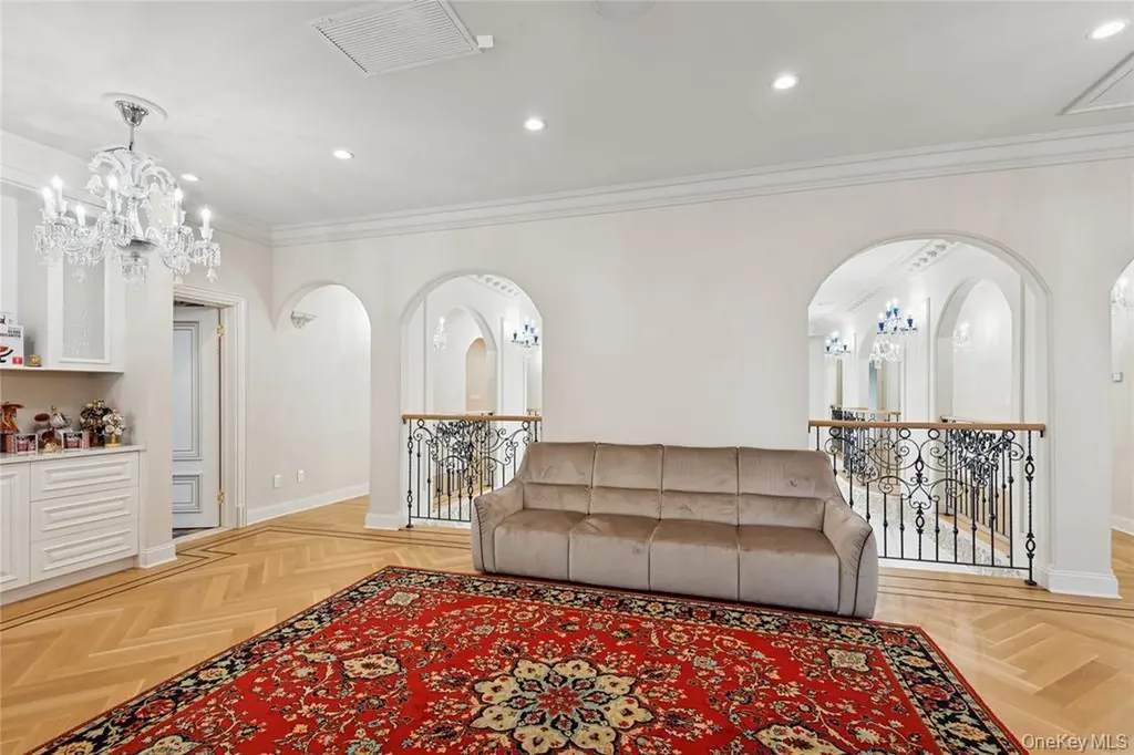 1190 Harbor Road Hewlett Harbor NY 11557
