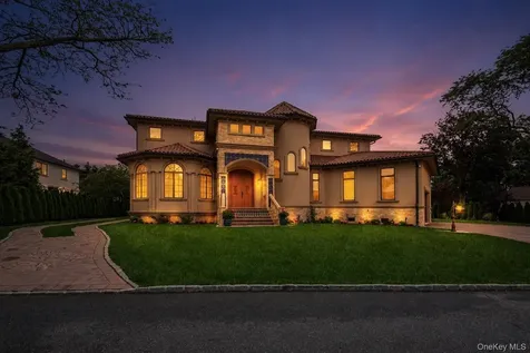 1190 Harbor Road Hewlett Harbor NY 11557