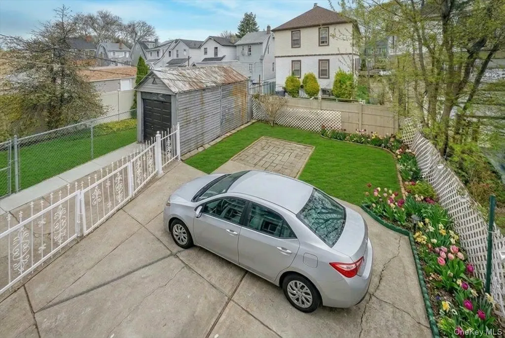 3704 Harper Avenue Bronx NY 10466