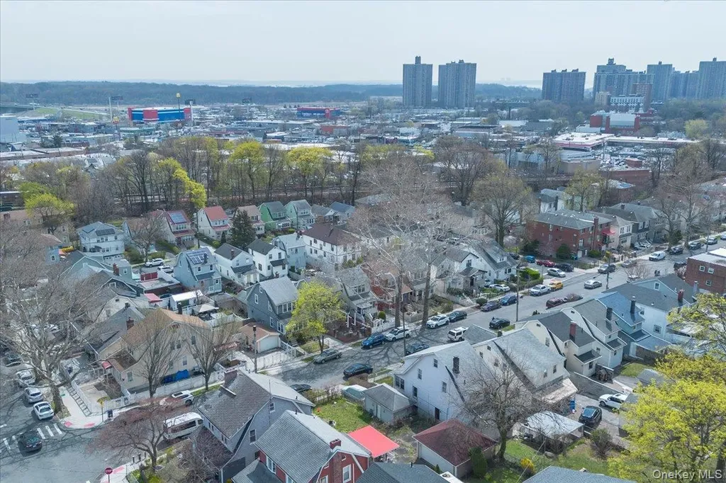 3704 Harper Avenue Bronx NY 10466