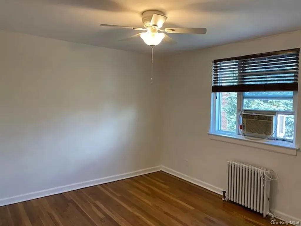 263-06 73rd Avenue Glen Oaks NY 11004