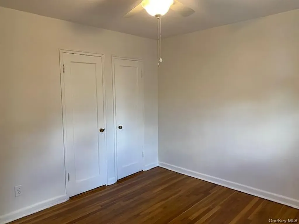 263-06 73rd Avenue Glen Oaks NY 11004