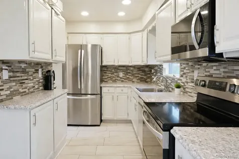 12 W Dogwood Drive Poughkeepsie NY 12601