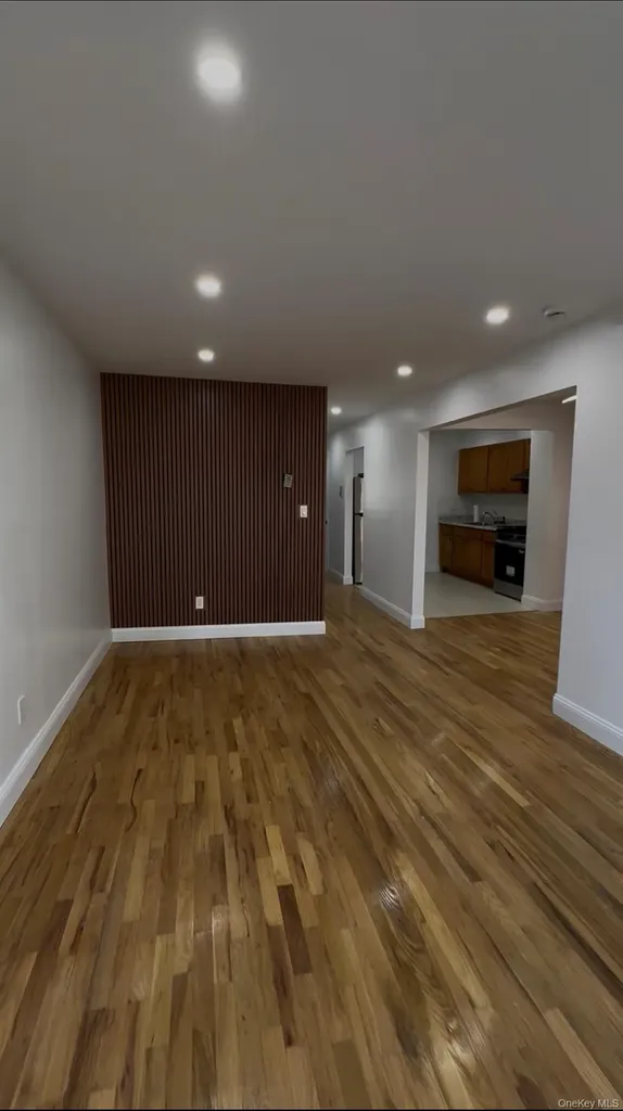 94-28 53 Avenue Elmhurst NY 11373