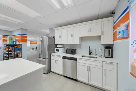 86 Maple Avenue New City NY 10956