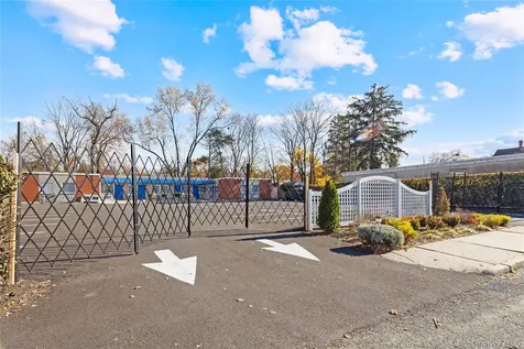 86 Maple Avenue New City NY 10956