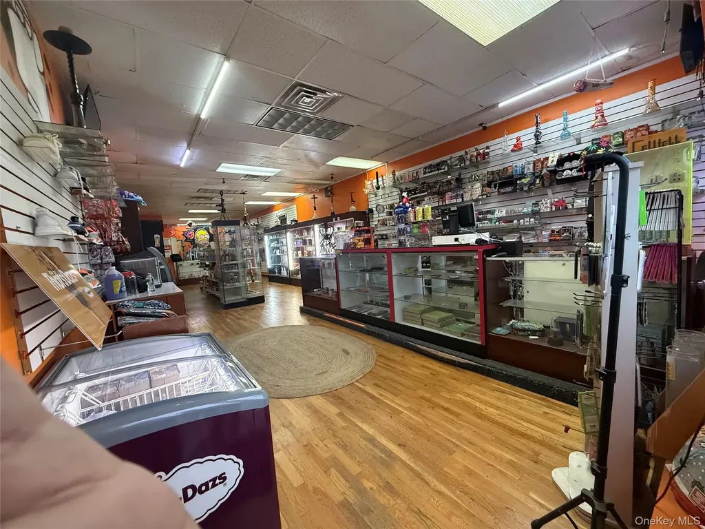 614 Sunrise Highway West Babylon NY 11704