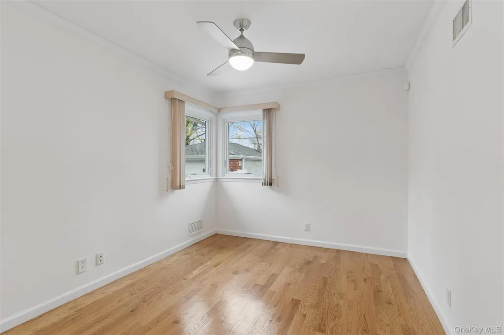 26257 60th Road Little Neck NY 11362