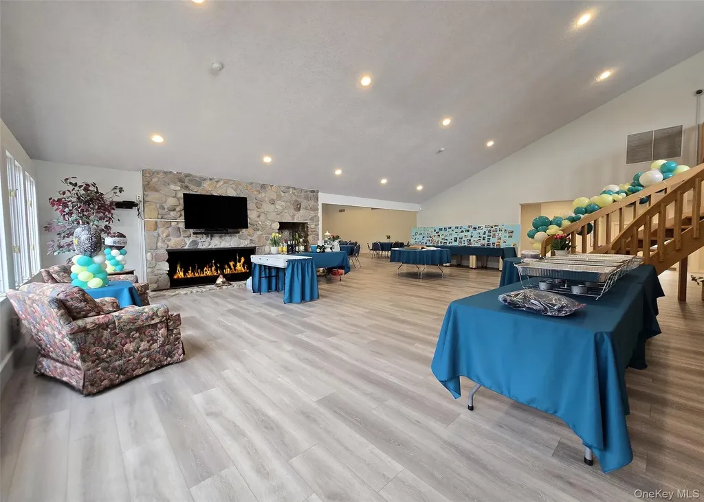 7 Peacock Path Coram NY 11727