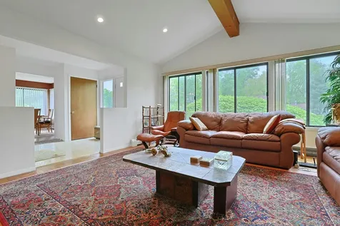 6 Gage Court Tappan NY 10983