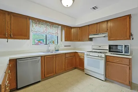 6 Gage Court Tappan NY 10983