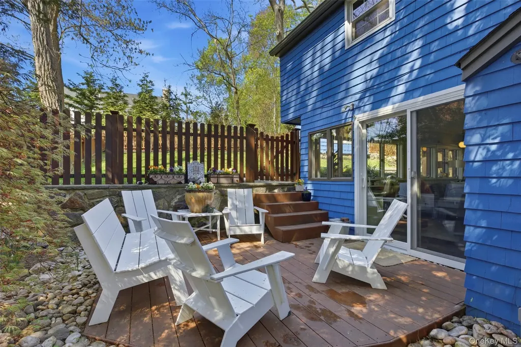71 Hollow Road Stony Brook NY 11790