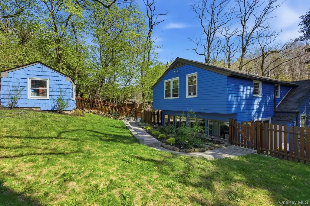71 Hollow Road Stony Brook NY 11790