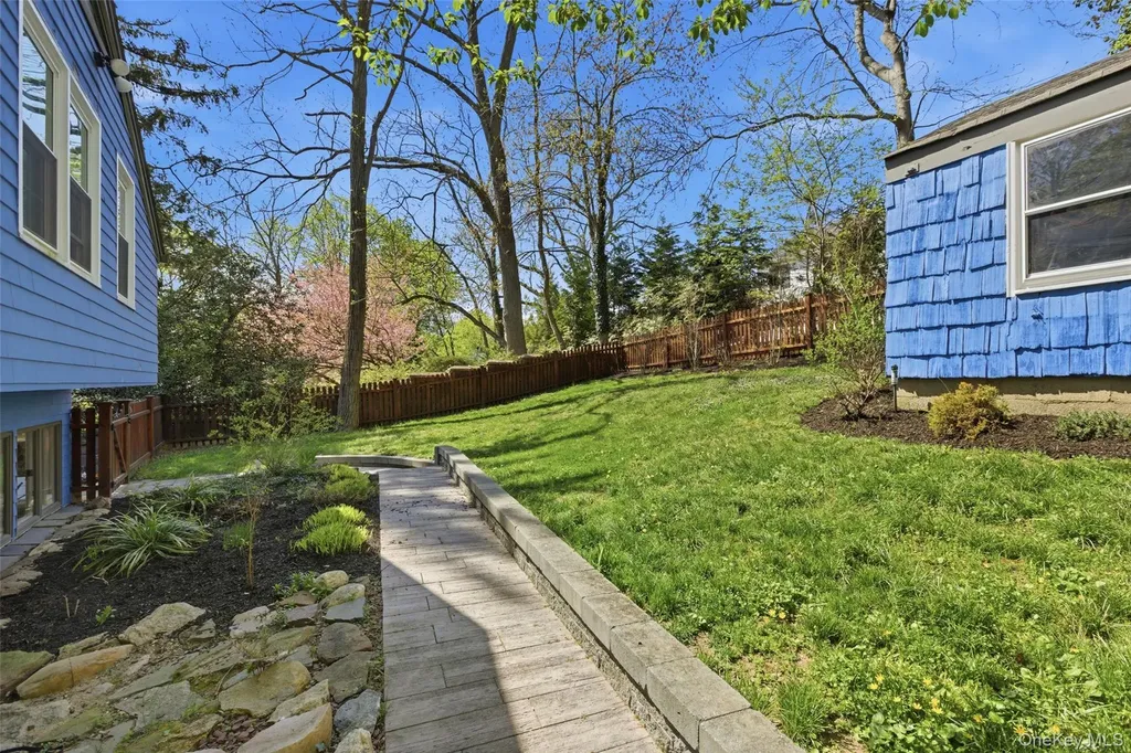 71 Hollow Road Stony Brook NY 11790