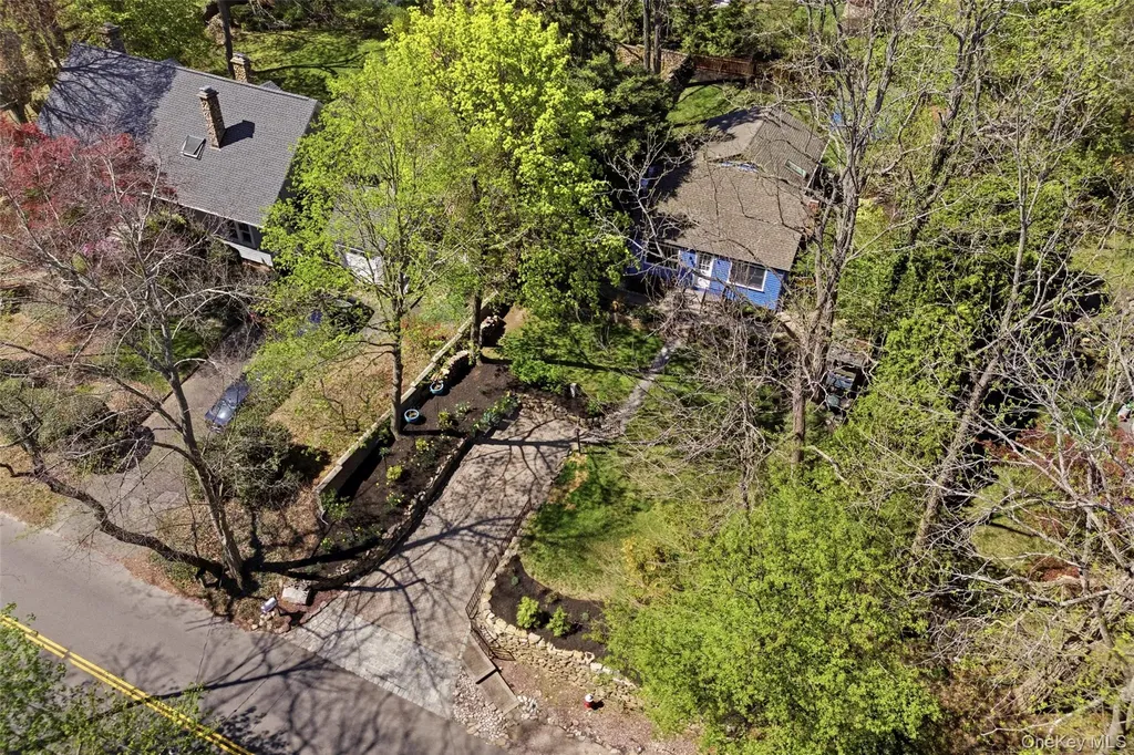 71 Hollow Road Stony Brook NY 11790