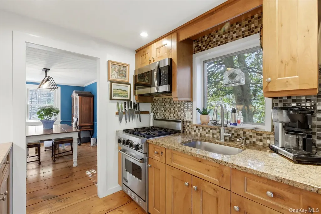71 Hollow Road Stony Brook NY 11790