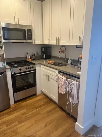4511 Broadway Astoria NY 11103