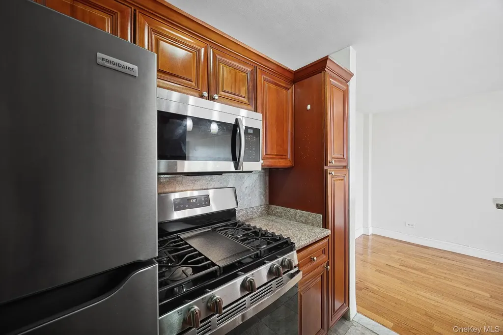 60-11 Broadway Woodside NY 11377