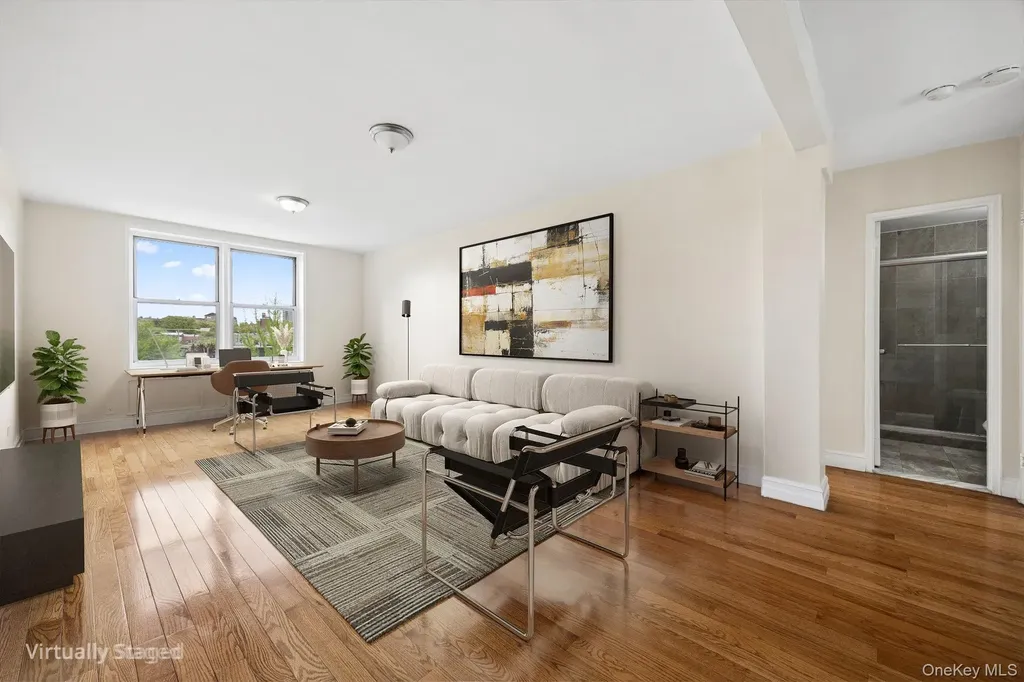 60-11 Broadway Woodside NY 11377