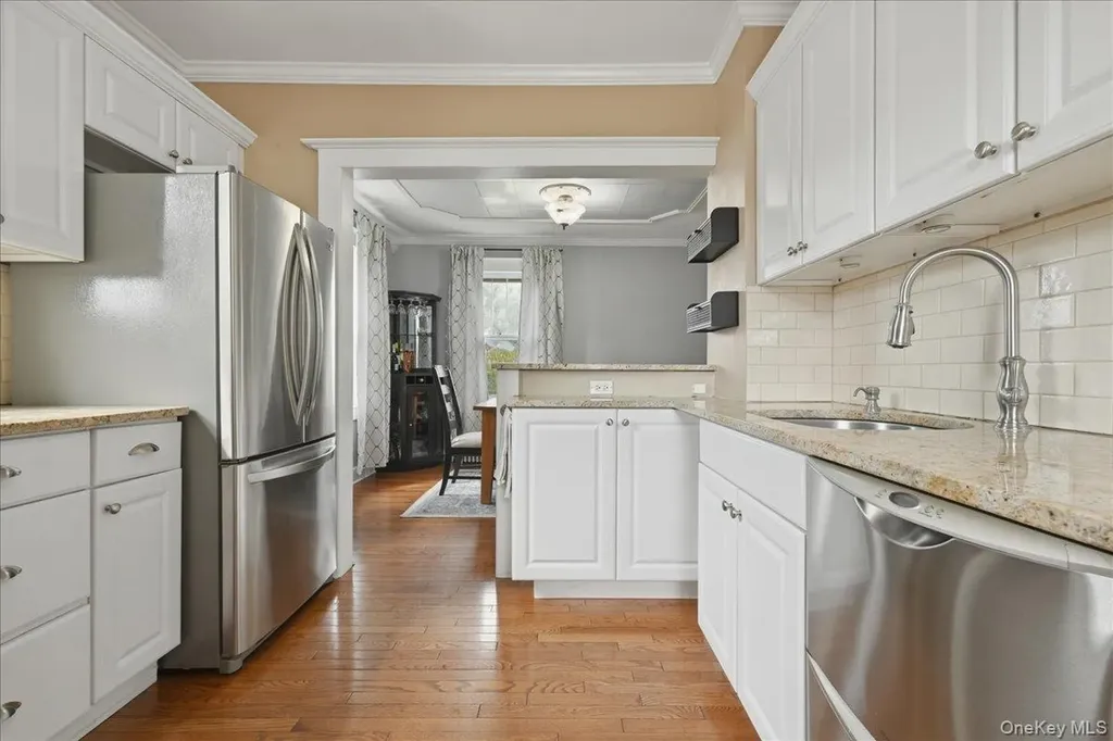 36 Pine Street Islip NY 11751
