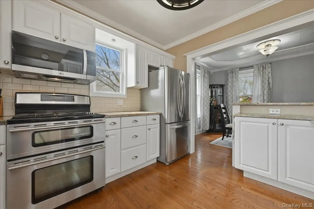 36 Pine Street Islip NY 11751