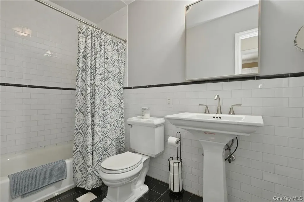 36 Pine Street Islip NY 11751