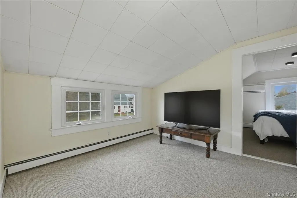 36 Pine Street Islip NY 11751